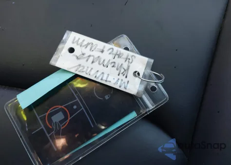 2021 Tesla Model 3 Standard Range Plus Rear-Wheel Drive z USA, uszkodzony, nr VIN 5YJ3E1EA3MF092105